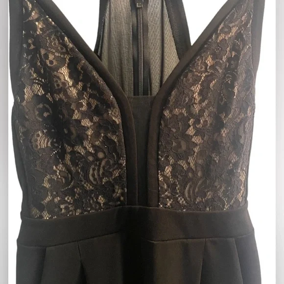 Express lace jumpsuit size 4 - Picture 3 of 6